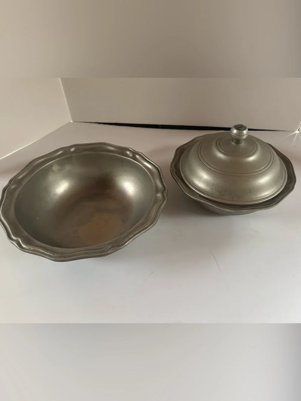 Set Wilton Columbia Mount Joy PA  Pewter Scalloped Edge Casserole Dish Lid Bowl